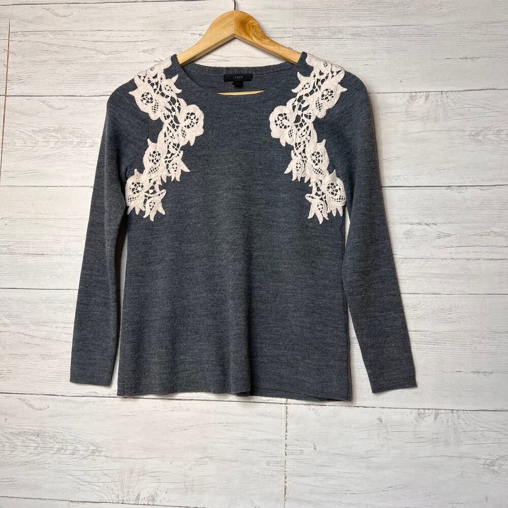 J Crew Sweater Womens SZ XS Gray Merino Wool Blend with White Floral Embroidery
